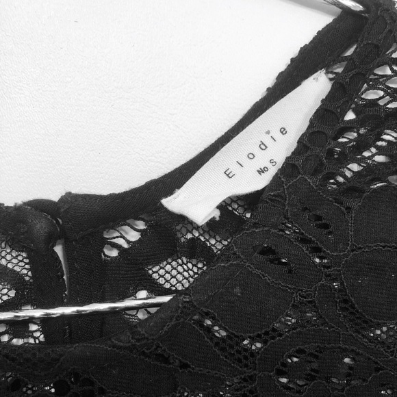 Elodie sz Sm Cropped Lace Top - Picture 3 of 4